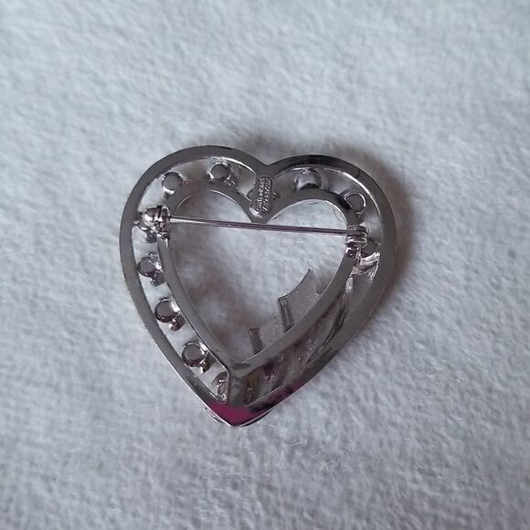 Catamore Heart Brooch 1/20th gold filled - Picture 4 of 9